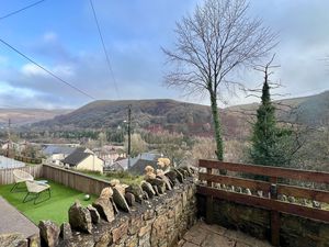 Photo 32- click for photo gallery